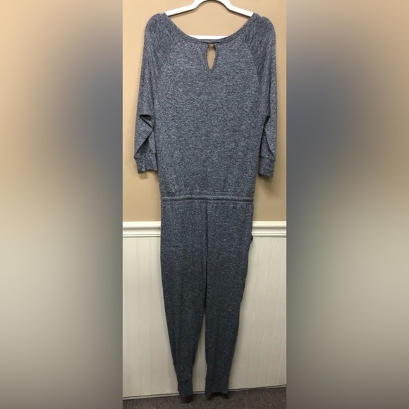 Aerie Women's Long Sleeve One Piece Soft Stretch Jumpsuit Size M Gray NWT - Picture 2 of 6